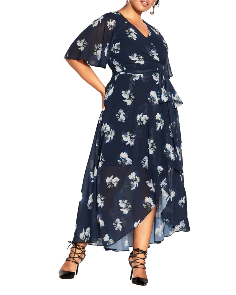 Front of a model wearing a size XL Enthral Me Maxi in Navy Bouquet by City Chic. | dia_product_style_image_id:303037